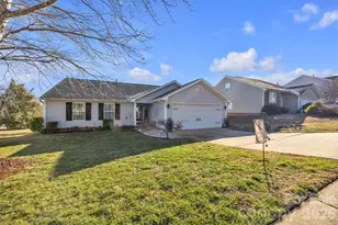 1959 8th St SE, Hickory, NC 28602 - Photo 2