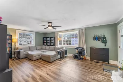 1072 5th Street NE, Hickory, NC 28601 - Photo 6