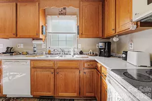 126 Rock Island Dr, Statesville, NC 28625 - Photo 8