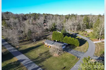 308 London Road, Hendersonville, NC 28739 - Photo 2