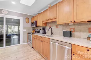 308 London Rd, Hendersonville, NC 28739 - Photo 10