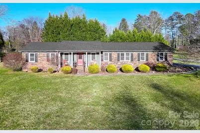 308 London Road, Hendersonville, NC 28739 - Photo 1