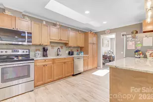 308 London Rd, Hendersonville, NC 28739 - Photo 4