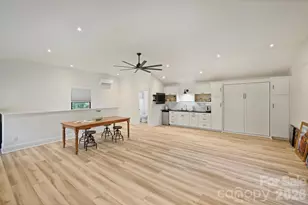 1555 Queens Rd W, Charlotte, NC 28207 - Photo 38