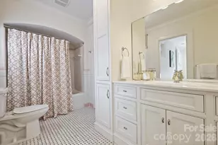 1555 Queens Rd W, Charlotte, NC 28207 - Photo 34