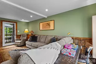 200 Aurora Dr, Asheville, NC 28805 - Photo 18