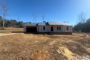 2019 Pineview Dr, Shelby, NC 28150 - Photo 2