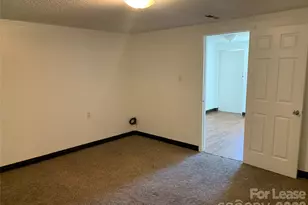 544 N Center St, Statesville, NC 28677 - Photo 8