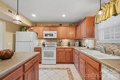 3126 Heathstead Place, Charlotte, NC 28210 - Photo 10