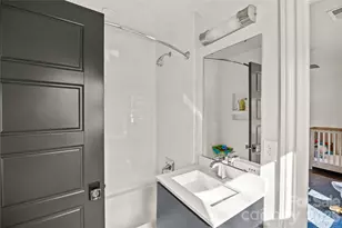 1935 Queens Rd W, Charlotte, NC 28207 - Photo 36