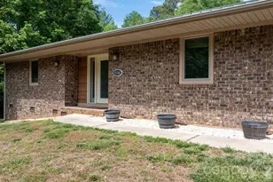 4586 Charlotte St, Conover, NC 28613 - Photo 2