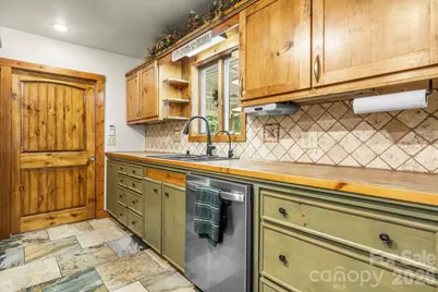 4586 Charlotte Street, Conover, NC 28613 - Photo 18