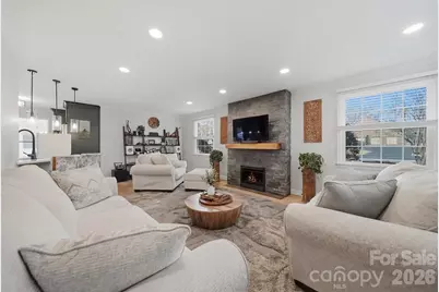 1002 S Brady Avenue, Newton, NC 28658 - Photo 1