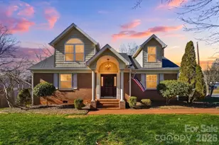 1002 S Brady Ave, Newton, NC 28658 - Photo 2