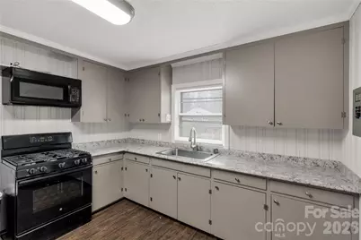 401 N Woodland Drive, Lancaster, SC 29720 - Photo 6