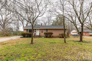 401 N Woodland Dr, Lancaster, SC 29720 - Photo 2