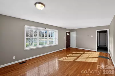 212 N Pine Lake Drive, Spartanburg, SC 29301 - Photo 8