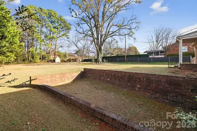 212 N Pine Lake Drive, Spartanburg, SC 29301 - Photo 38