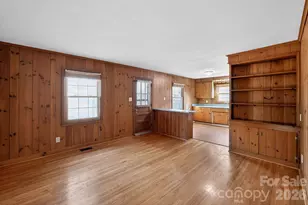 212 N Pine Lake Dr, Spartanburg, SC 29301 - Photo 6