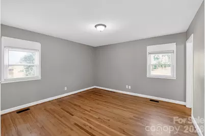 212 N Pine Lake Drive, Spartanburg, SC 29301 - Photo 12