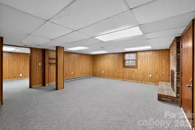 212 N Pine Lake Drive, Spartanburg, SC 29301 - Photo 32