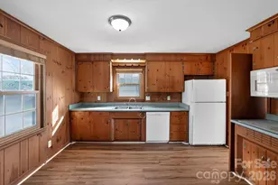 212 N Pine Lake Dr, Spartanburg, SC 29301 - Photo 16