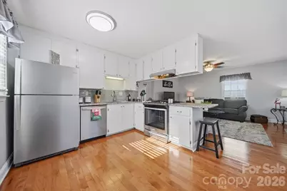 1118 N Frye Avenue, Newton, NC 28658 - Photo 6