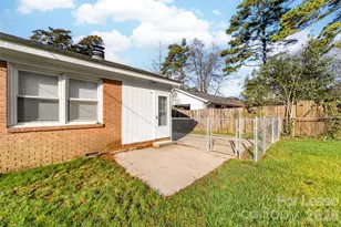 4005 Abbeydale Dr, Charlotte, NC 28205 - Photo 14