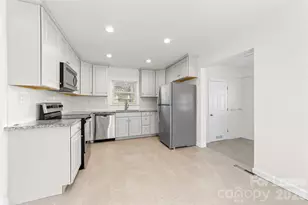 4005 Abbeydale Dr, Charlotte, NC 28205 - Photo 6