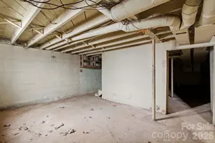 2630 Bluebird Ln, Lenoir, NC 28645 - Photo 34