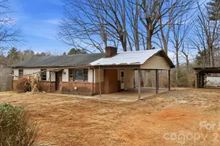 2630 Bluebird Ln, Lenoir, NC 28645 - Photo 4