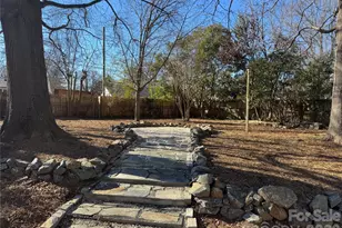 3900 Foxford Pl, Charlotte, NC 28215 - Photo 6