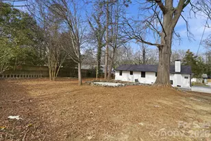 3900 Foxford Pl, Charlotte, NC 28215 - Photo 26