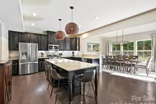 10440 Paper Birch Dr, Charlotte, NC 28215 - Photo 8