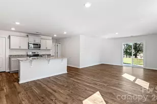 129 Lauren Ln, Hendersonville, NC 28792 - Photo 4