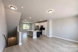 3928 Winterfield Pl, Charlotte, NC 28205 - Photo 4