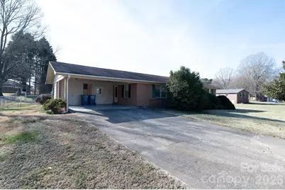 2347 Plainfield Drive, Conover, NC 28613 - Photo 2