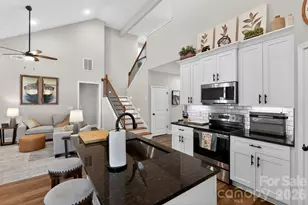 401 Grand Harbor Blvd, Ninety Six, SC 29666 - Photo 10