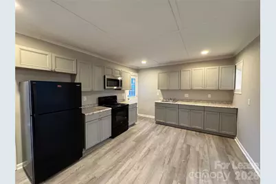 408 E 3rd Avenue, Gastonia, NC 28054 - Photo 4