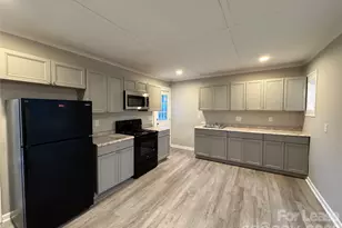 408 E 3rd Ave, Gastonia, NC 28054 - Photo 4