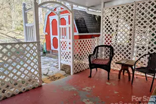 979 Greenville Hwy, Brevard, NC 28712 - Photo 26