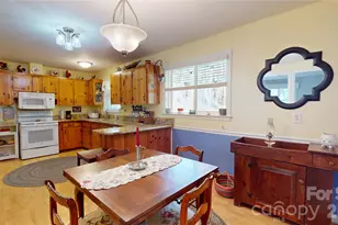 979 Greenville Hwy, Brevard, NC 28712 - Photo 14