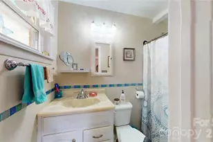 979 Greenville Hwy, Brevard, NC 28712 - Photo 20