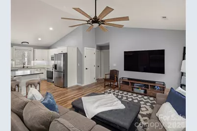 127 Walt Drive, Hendersonville, NC 28792 - Photo 4