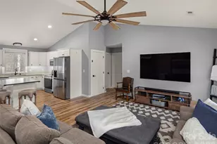 127 Walt Dr, Hendersonville, NC 28792 - Photo 4