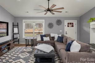 127 Walt Dr, Hendersonville, NC 28792 - Photo 6