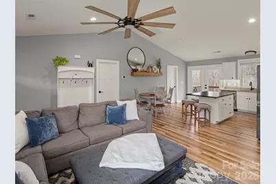 127 Walt Drive, Hendersonville, NC 28792 - Photo 8