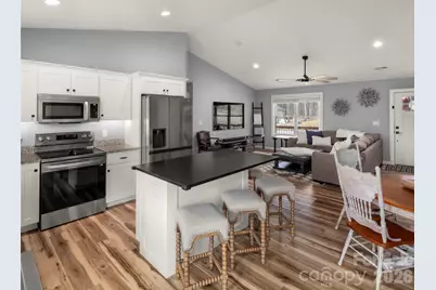 127 Walt Drive, Hendersonville, NC 28792 - Photo 10