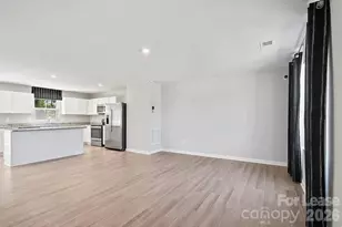 8040 Mulberry Gln Ln, Charlotte, NC 28215 - Photo 10