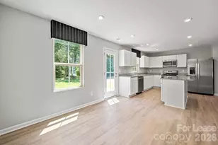 8040 Mulberry Gln Ln, Charlotte, NC 28215 - Photo 4